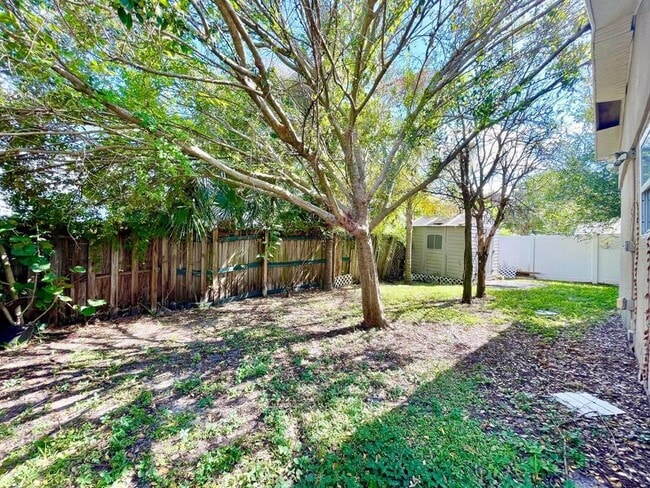 Building Photo - 7108 S Mascotte St