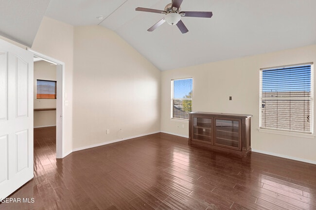 Building Photo - 6609 Parque Del Sol Dr