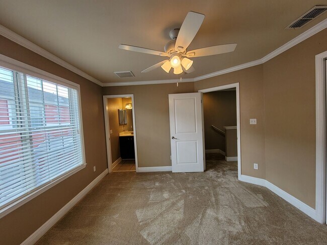 Building Photo - 3 Bedroom town home for rent August 6, 2026 in gated community with pool, renting for $1550 per m...