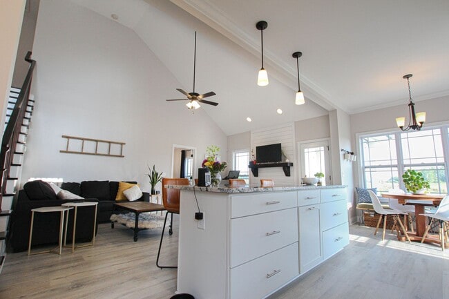 Building Photo - Pet Friendly in Sango!
