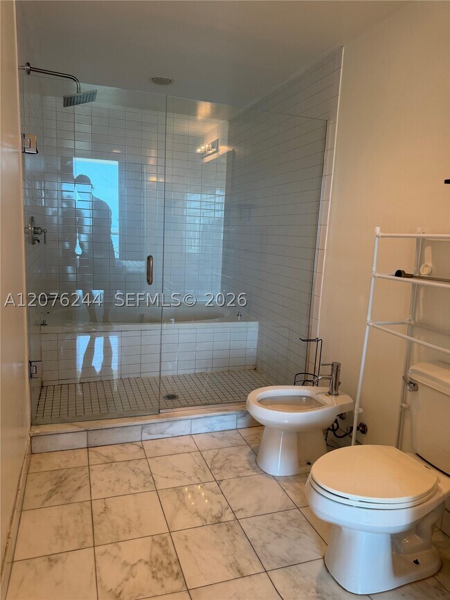 Building Photo - 888 Biscayne Blvd