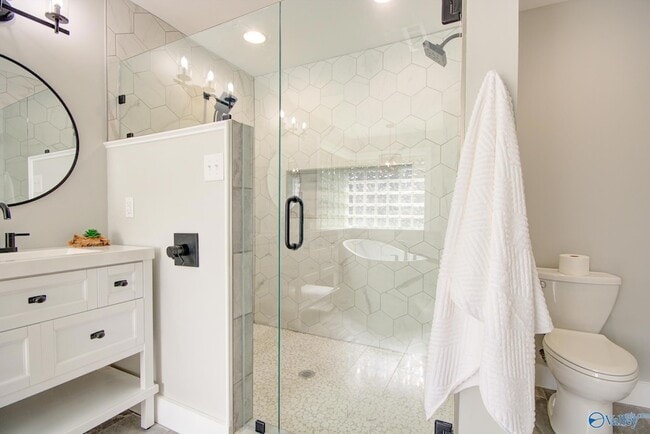 Building Photo - 205 Jarrett Ln