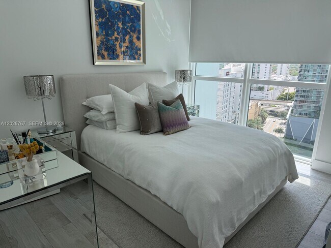 Building Photo - 1080 Brickell Ave