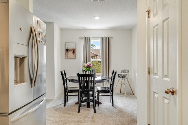 Building Photo - Bright & Spacious 3 Bedroom, 2 Bathroom Home with 2-Car Garage