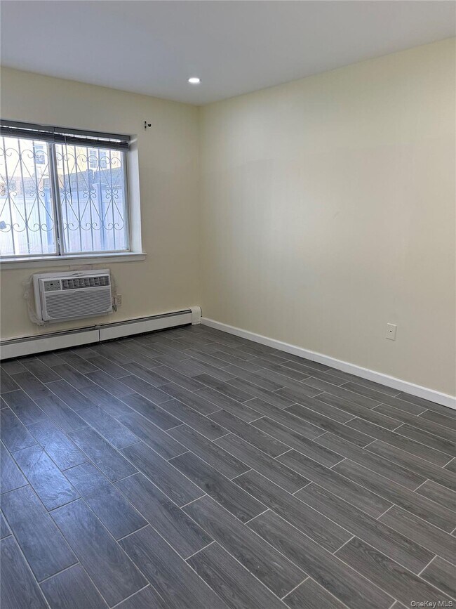 Building Photo - 1-82 Beach 61st St