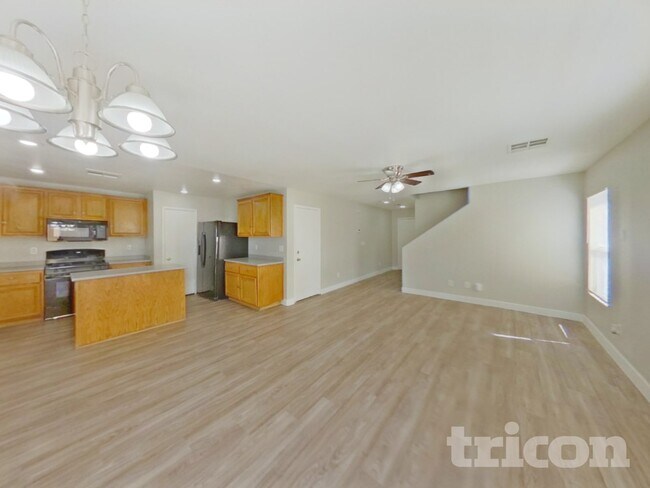 Building Photo - 1251 Golden Apple St