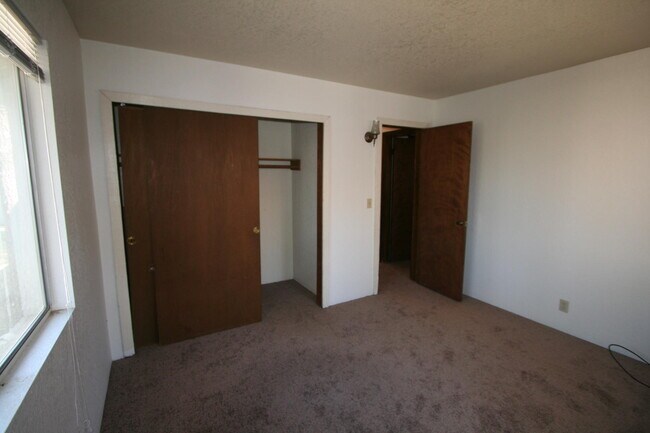 Building Photo - 917 Nana Ave