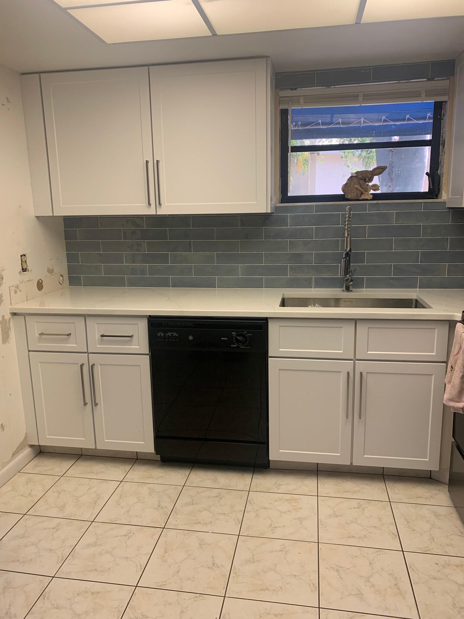 Kitchen - 1411 NE 14th Ct