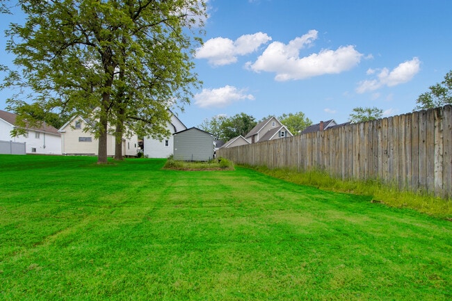 Building Photo - 34 Livingston St