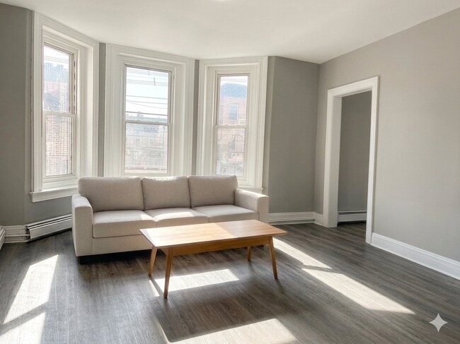 Building Photo - 268 Second St