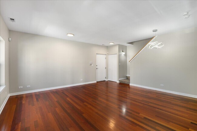 Building Photo - 803 E 41st St