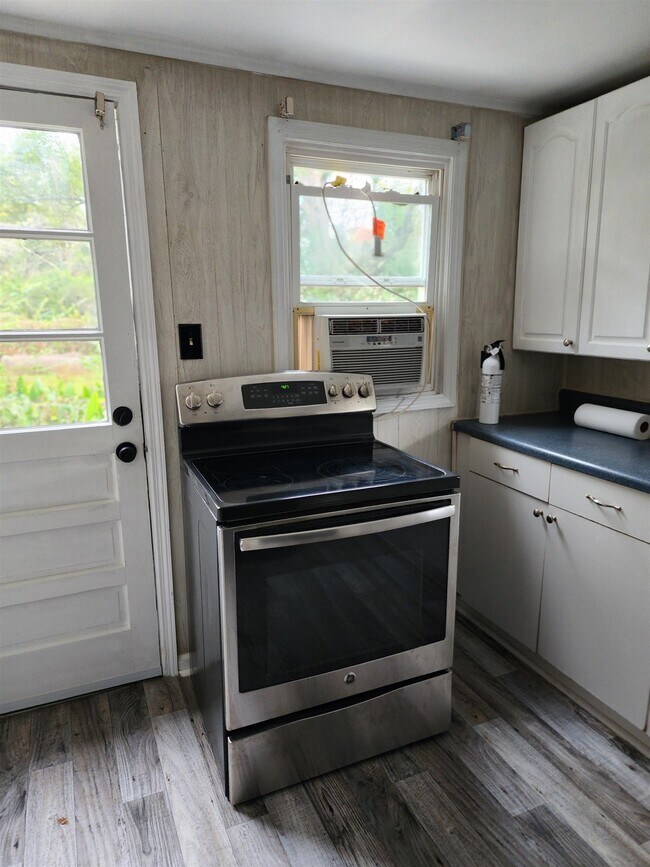 Building Photo - 1625 Old Bainbridge Rd