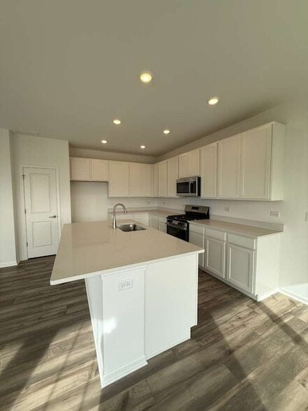 Building Photo - 25747 W Yorkshire Dr