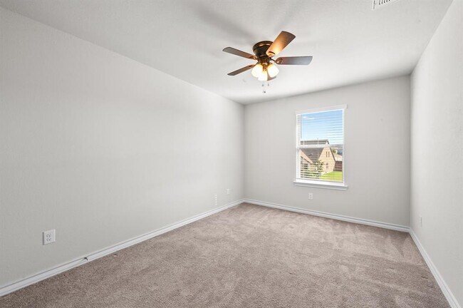 Building Photo - 294 Thornless Cir