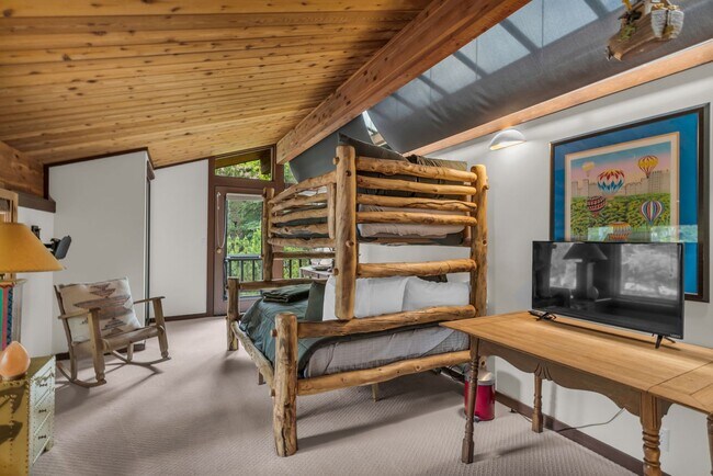 Building Photo - Luxury Mountain Home in Thaynes Canyon