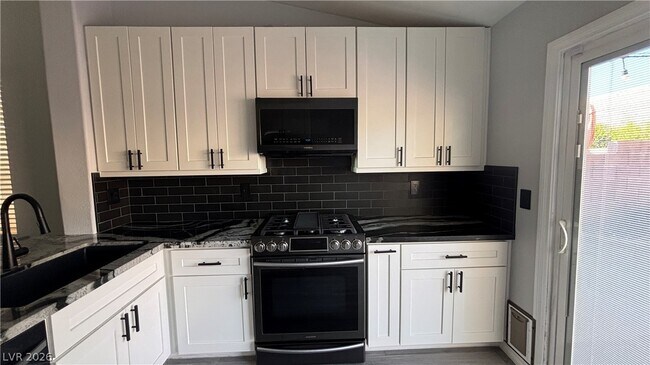 Building Photo - 9828 Piper Glen Pl