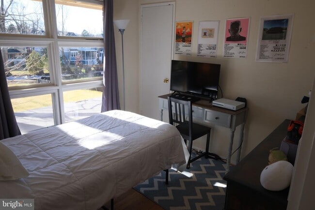 Building Photo - 6519 Byrnes Dr