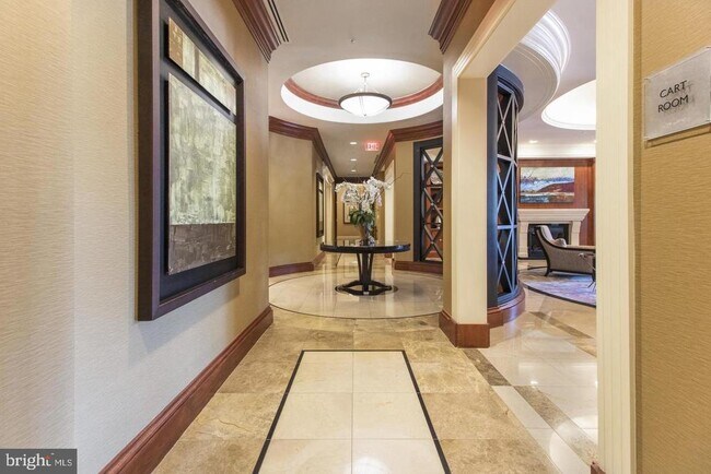 Building Photo - 8220 Crestwood Heights Dr
