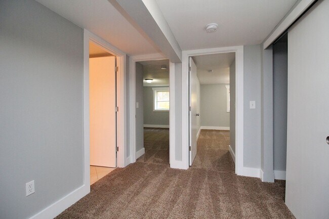 Building Photo - 4030-4030 NE Garfield Ave.