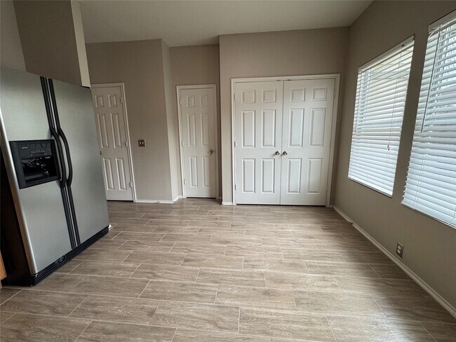 Building Photo - 16875 Mammoth Springs Dr