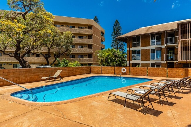 Building Photo - Oceanfront 1 Bed/1 Bath Fully Furnished Condo at Waipuilani!