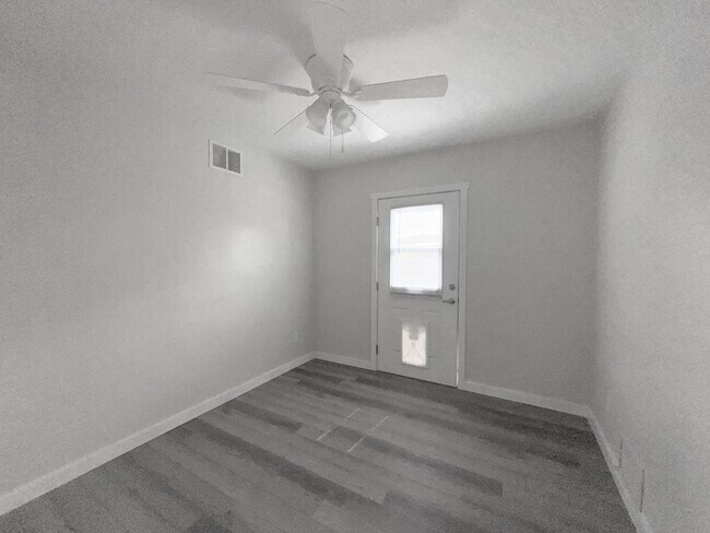 Building Photo - A591