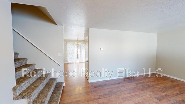 Building Photo - 2651 Shadow Ridge Dr