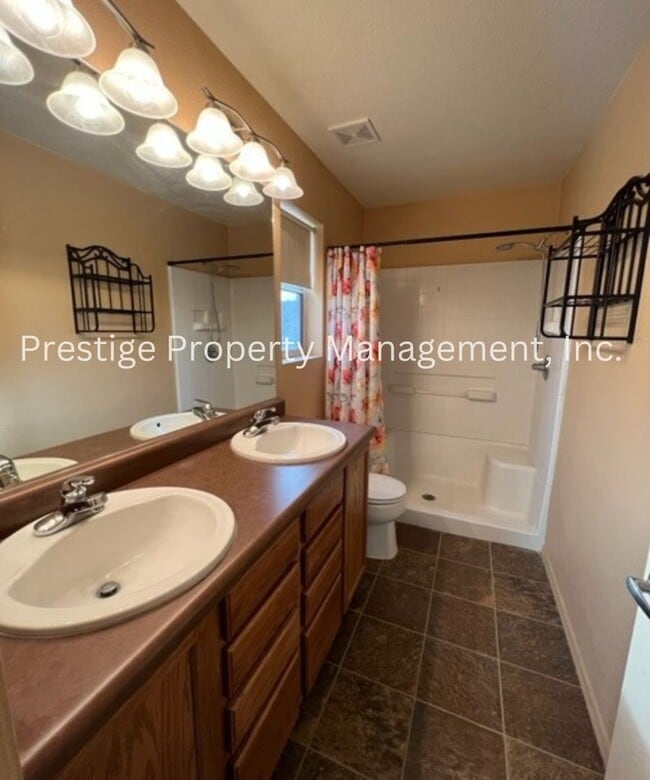 Building Photo - Large Sahuarita home in a cul-de-sac!