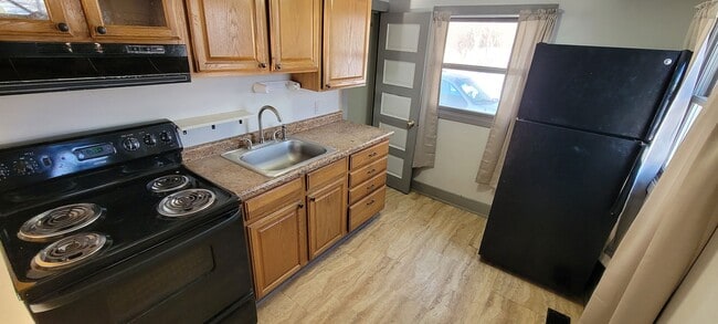 Building Photo - Single Family Home