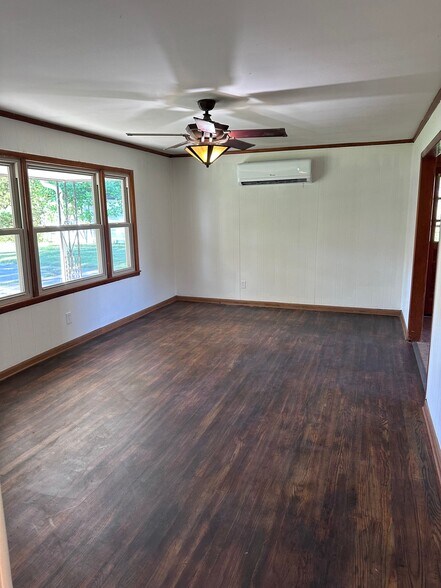 Building Photo - 396 Pike Hill Rd