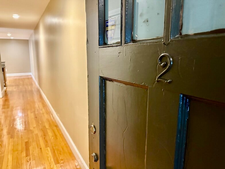 Building Photo - 328 St Paul St