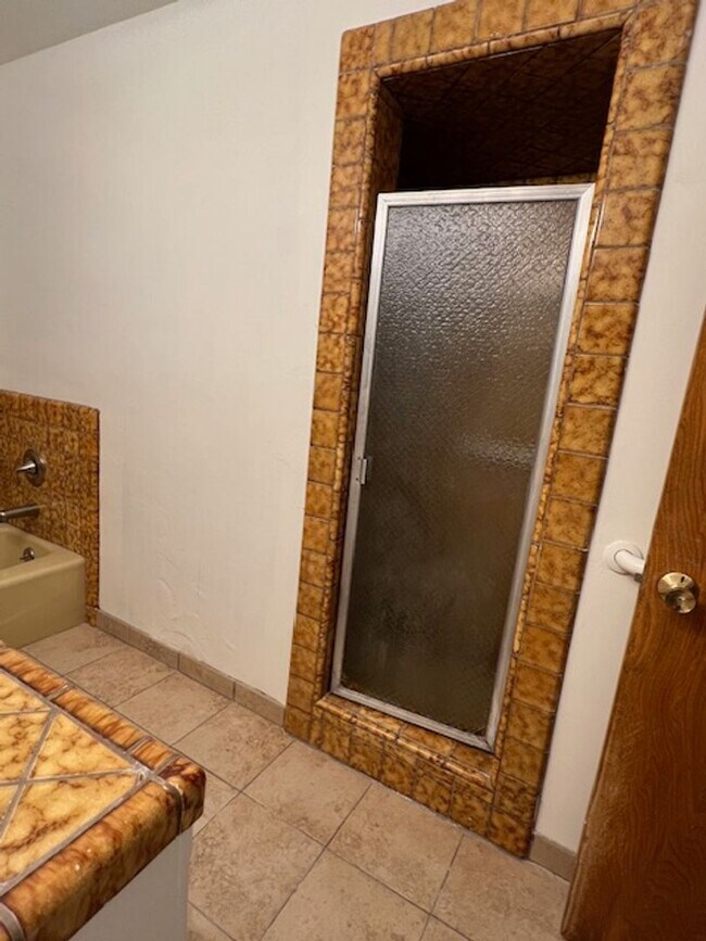 Building Photo - 2512 Edwards Ave