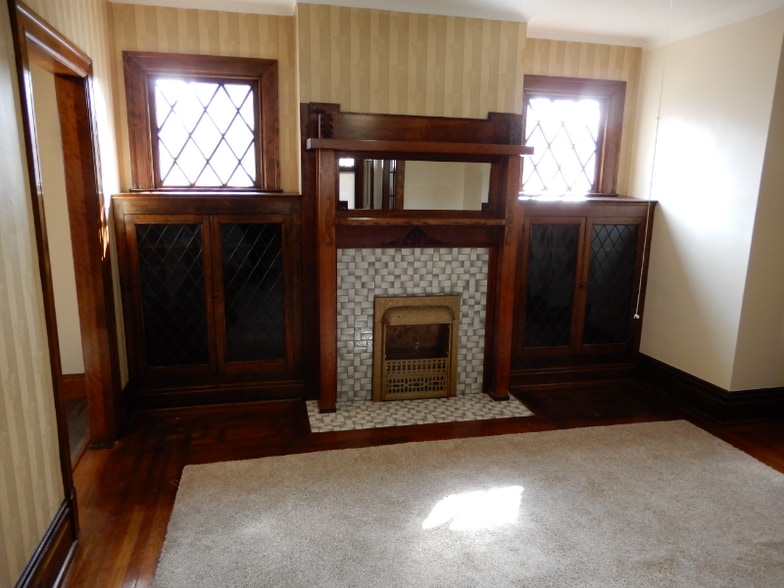 Building Photo - 143 S Euclid Ave