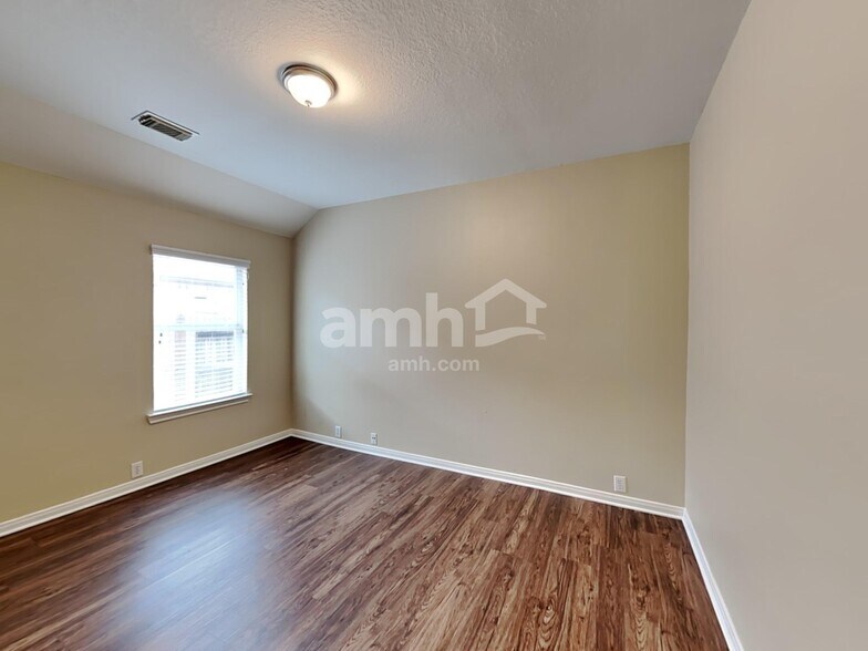 Building Photo - 8812 Sun Haven Ln
