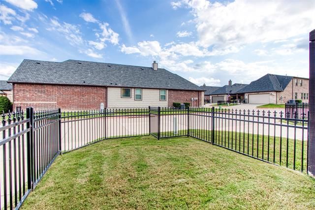Building Photo - 8609 Dewland Dr