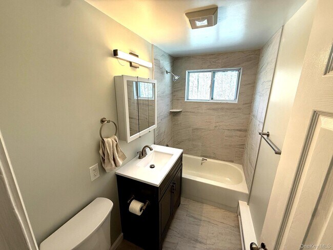 Building Photo - 26 Forest Ln