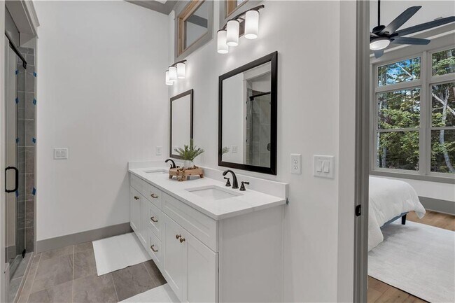 Building Photo - 54 Villa Rd