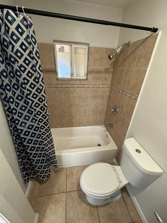 Building Photo - House for Rent – Robla Neighborhood!