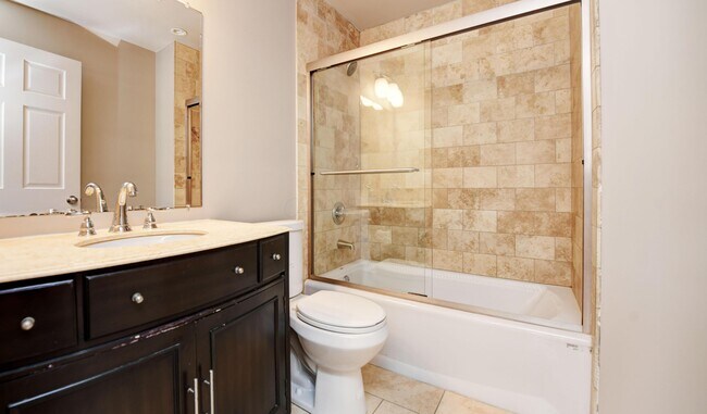 Building Photo - 746 Beech St