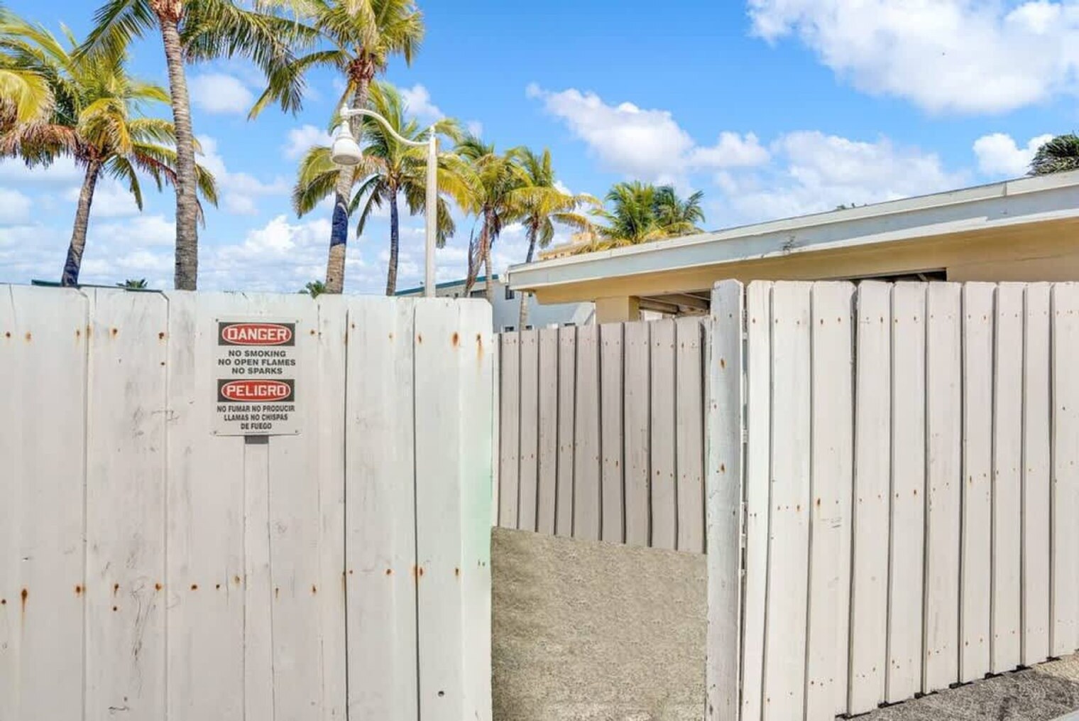 Building Photo - 336 Arthur St