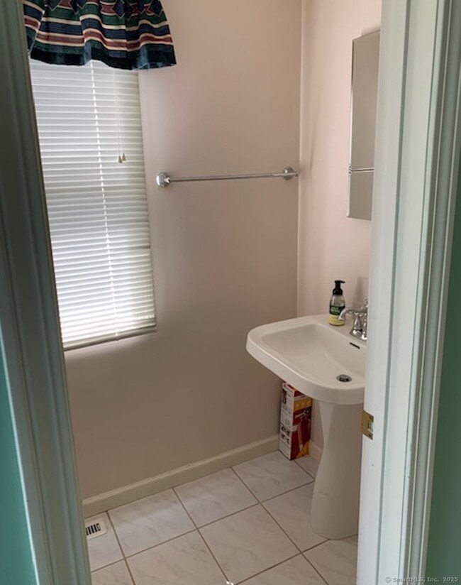 Building Photo - 16 Ancient Hwy