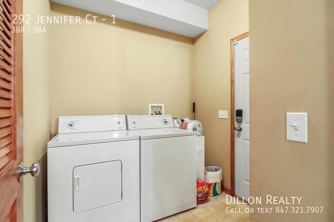 Building Photo - 292 Jennifer Ct