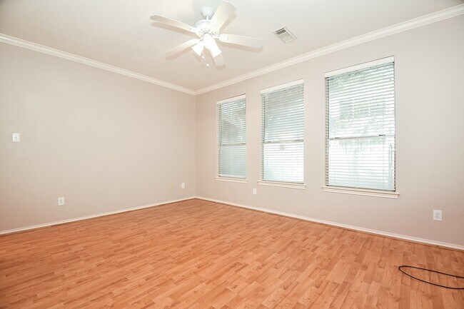 Building Photo - 4202 Creek Hollow Ln