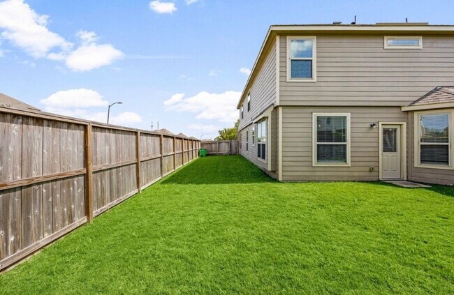 Building Photo - 17147 Devon Dogwood Trail