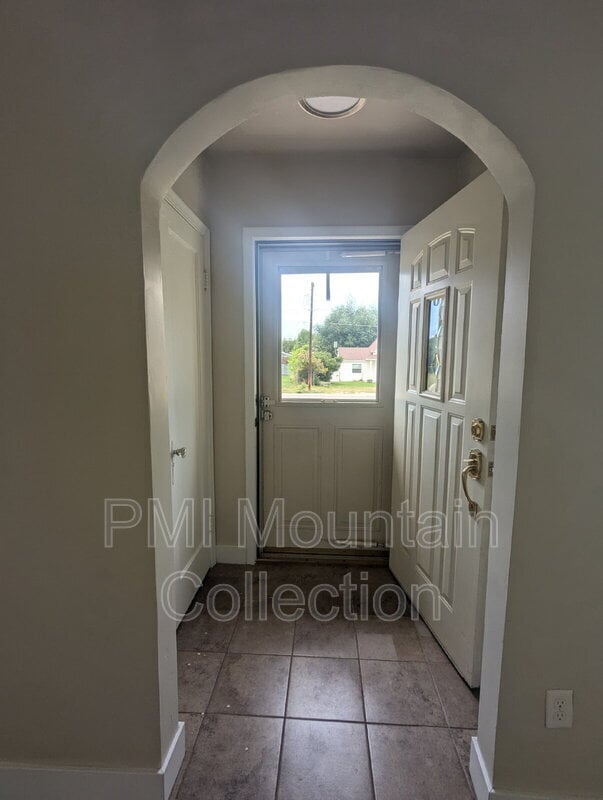 Building Photo - 249 S 400 E
