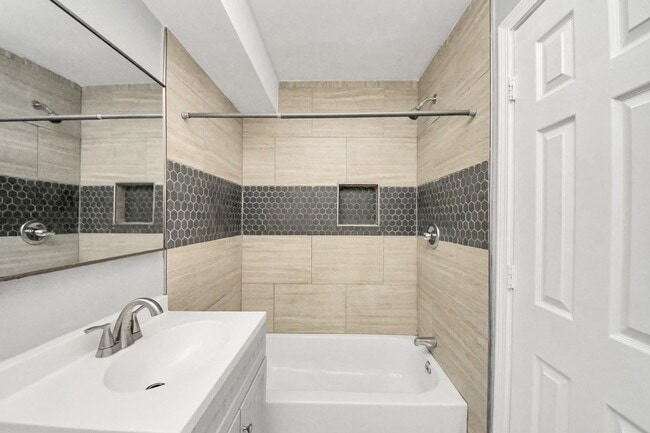 Building Photo - 7919 Brays St