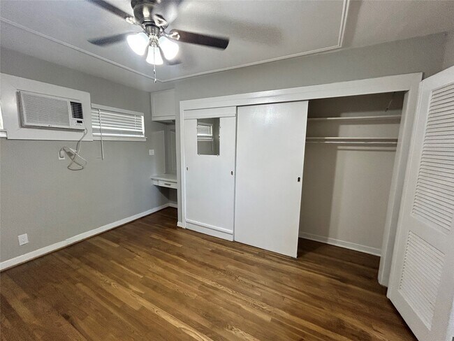 Building Photo - 3520 Garrott St