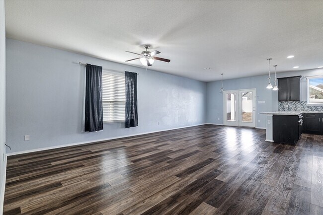 Building Photo - 9141 Blackstone Dr