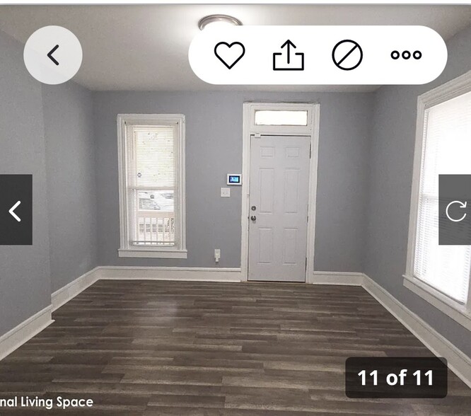 Living room - 207 E Broad St