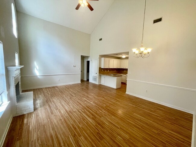 Building Photo - 3/2 For Rent in Madison! *MOVE IN SPECIAL*